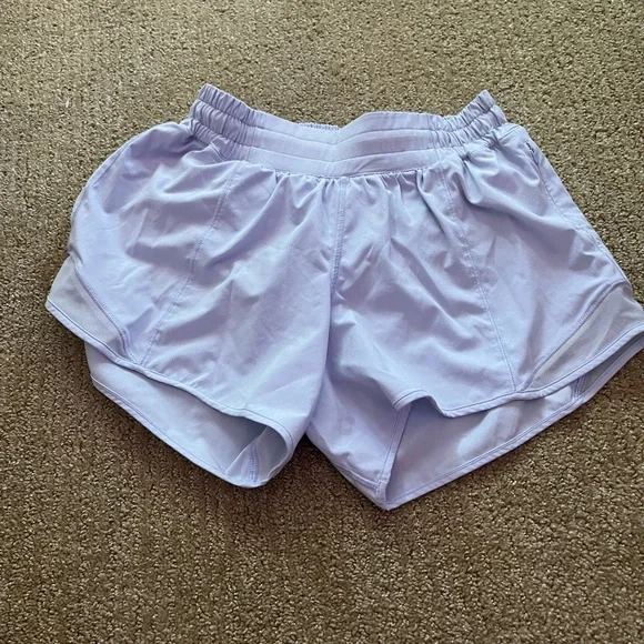 Lululemon Hotty Hots Size 4 - Picture 1 of 3